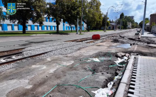Ремонт доріг у Києві обійшовся у 3,2 млн грн збитків – сім посадовців і підприємець під підозрою