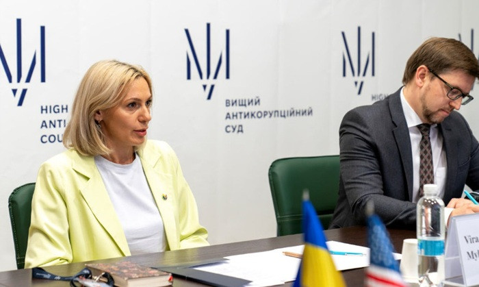 Голова ВАКС Віра Михайленко заявила, що надмірне проведення обшуків без судових рішень сприяє легітимації зловживань