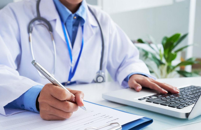 Допускается ли работа по совместительству во время больничного по основному месту работы — ответ Гоструда