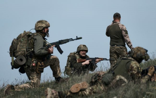 Володимир Зеленський дозволив військову службу за контрактом для громадян віком 60+: закон уже підписано