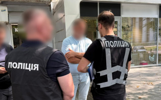 У Дніпрі затримала шахрая, який за 25000 євро обіцяв посаду в Офісі Генпрокурора