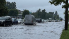 В Киеве из-за непогоды — потоп: затруднено движение на нескольких улицах, авто «плавают», фото