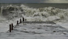 Отдыхающих на море в Одессе предупредили о высоких волнах и сильном ветре