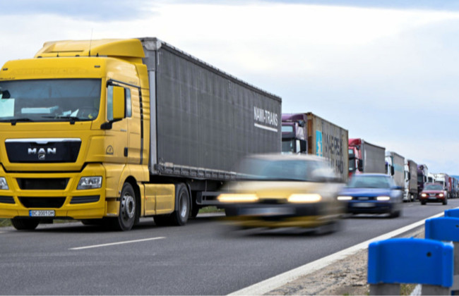 Правительство предлагает повысить штрафы для иностранных перевозчиков: законопроект уже одобрен