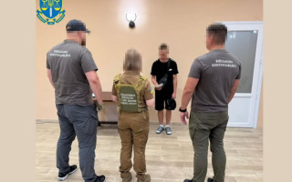 На Харківщині затримали військовослужбовця, який передавав ворогу позиції ЗСУ