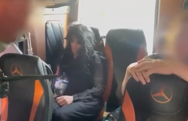 В Одесской области мужчина переоделся в женщину, чтобы выехать за границу — фото и видео