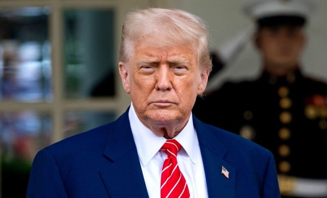 Трамп заявил, что позволит беженцам из Украины оставаться в США до завершения войны