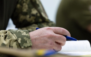 Добровольцы в возрасте 18-24 лет смогут учиться в вузах без отрыва от службы
