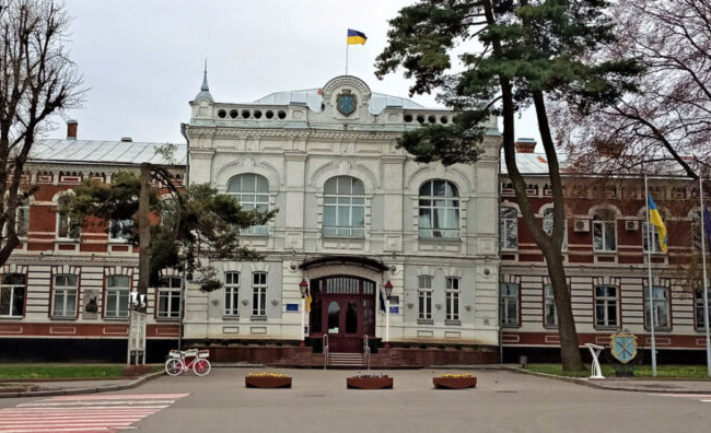 Здание Хмельницкого горсовета внесли в Государственный реестр недвижимых памятников