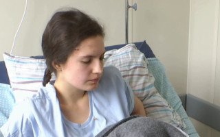 Дівчина вижила після падіння з 9-го поверху під час нічної атаки на Київ