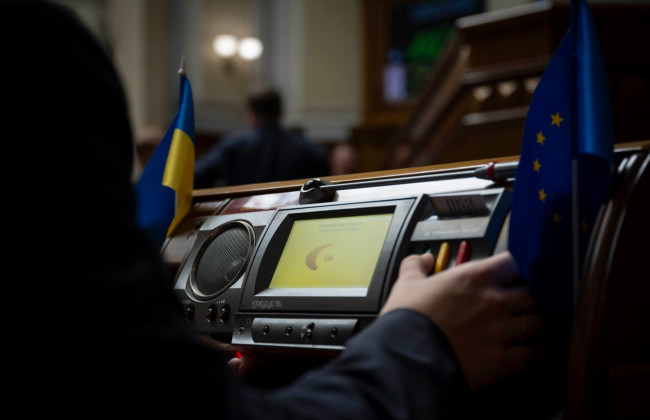 Відв’язка окладів суддів та прокурорів від прожиткового мінімуму потрібна, щоб створити передумови для підвищення пенсій – у Раді пояснили мету закону про орудні величини
