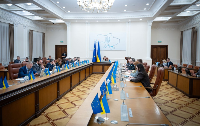 Кабмін встановив нові правила щодо ШІ-текстів у дисертаційних роботах