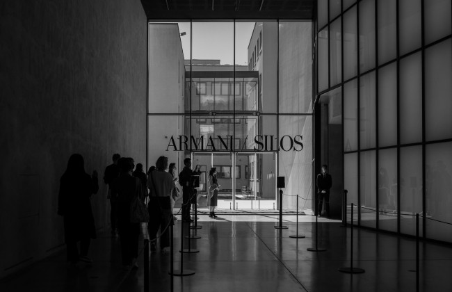 Armani оштрафували на 3,5 млн євро за неправдиві заяви про етику і умови праці