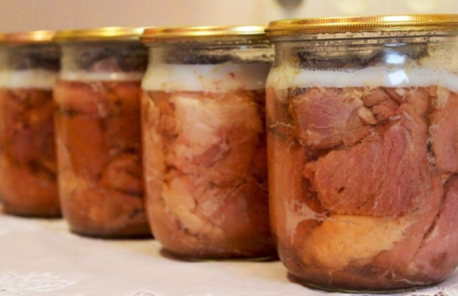 ЦПД спростував фейк про «консерви з хворих кабанів» від Естонії