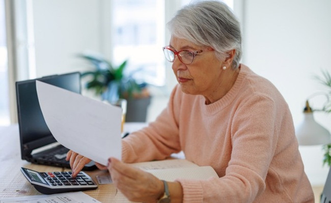 Некоторые пенсионеры имеют право на прибавку за стаж: кто и сколько получает