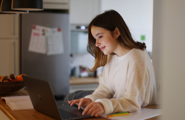 «Куда угодно» больше не в моде — какие специальности выбирают украинские абитуриенты в 2025 году