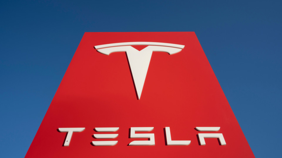 Tesla зобов'язали виплатити 329 млн доларів за смертельну ДТП з автопілотом
