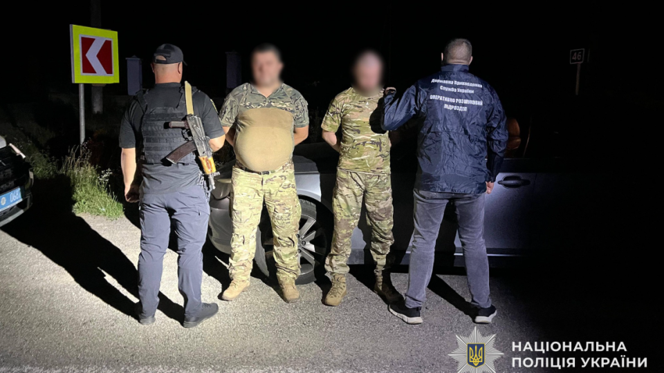 $11 тисяч за фальшиве посвідчення волонтера — на Закарпатті викрили схему незаконного перетину кордону