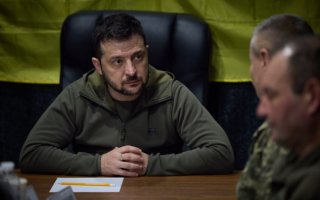 Володимир Зеленський заявив, що програма контрактів на військову службу 18-24 буде розширена, включно зі збільшенням віку та умов укладення