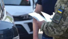 В Ровно шесть человек заблокировали автомобиль ТЦК и требовали освободить мобилизованного