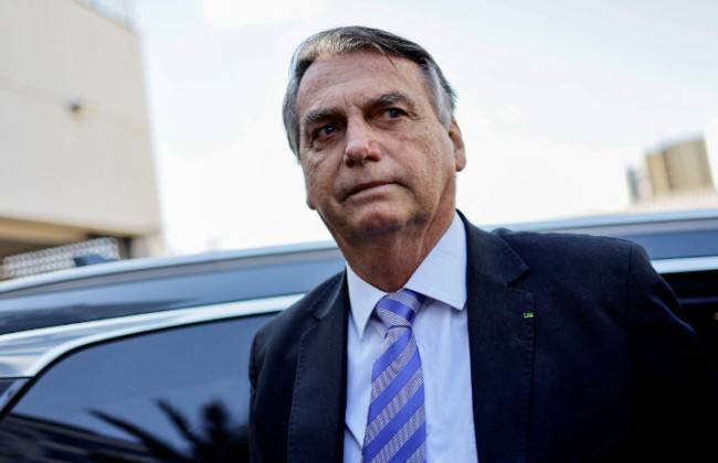 Верховный суд Бразилии отправил экс-президента Жаира Болсонару под домашний арест