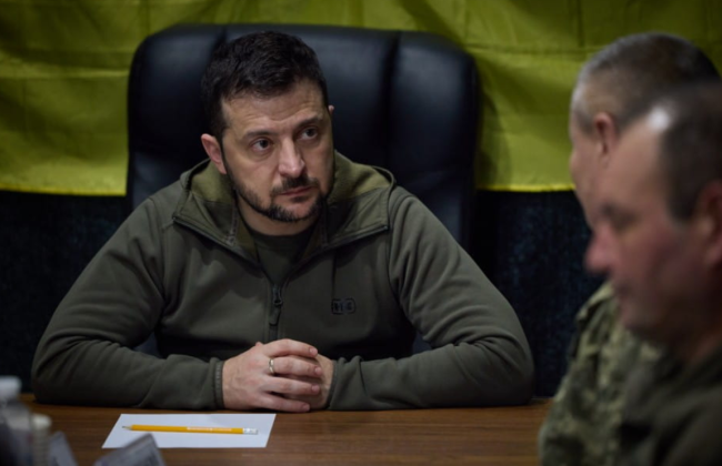 Володимир Зеленський заявив, що програма контрактів на військову службу 18-24 буде розширена, включно зі збільшенням віку та умов укладення