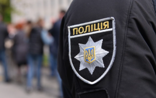 На Закарпатье мужчина открыл огонь по полицейским, прибывшим на вызо