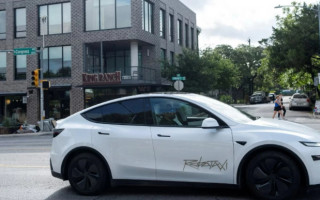 Акционеры подали в суд на Tesla и Илона Маска из-за претензий относительно роботакси
