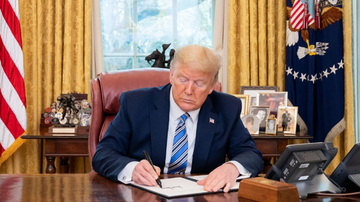 Трамп підписав указ про запровадження додаткового 25% мита на товари з Індії