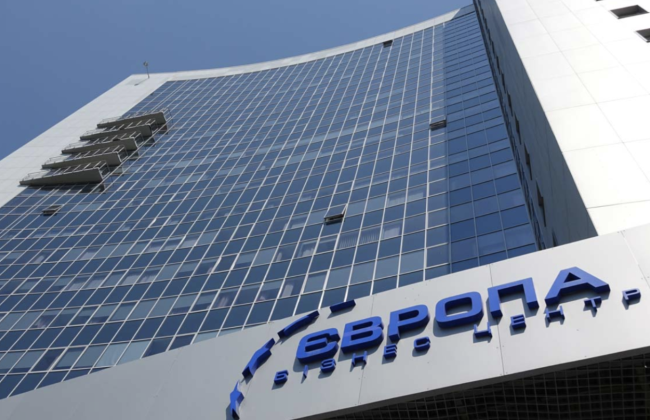 Ощадбанк выставил на торги отель Ramada и бизнес-центр «Европа» в Киеве