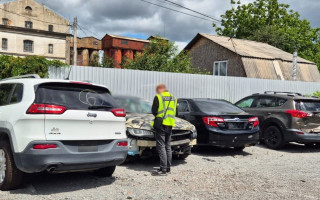 Ущерб более 9 млн: в Житомире мужчина организовал мошенническую схему доставки авто из США