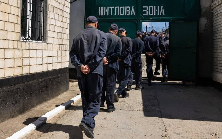 Засуджений за ухилення від призову просив застосувати до нього інститут звільнення від відбування покарання для проходження військової служби – що вирішив Верховний Суд