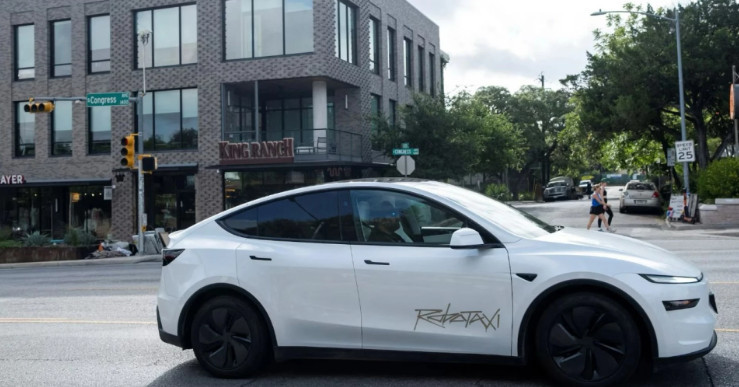 Акціонери подали в суд на Tesla та Ілона Маска через претензії щодо роботаксі
