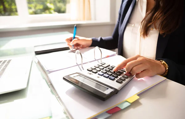 Какие нюансы учесть при уведомлении налоговой об изменении главного бухгалтера — объяснение ГНС