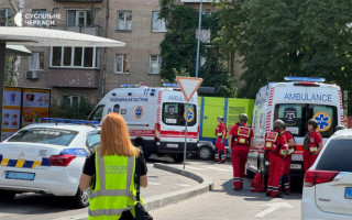 В Черкассах неизвестный устроил стрельбу в McDonald’s — он находится с оружием в помещении