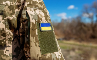 Загиблого військовослужбовця визнали батьком дитини, попри відсутність ДНК-зразка — деталі справи