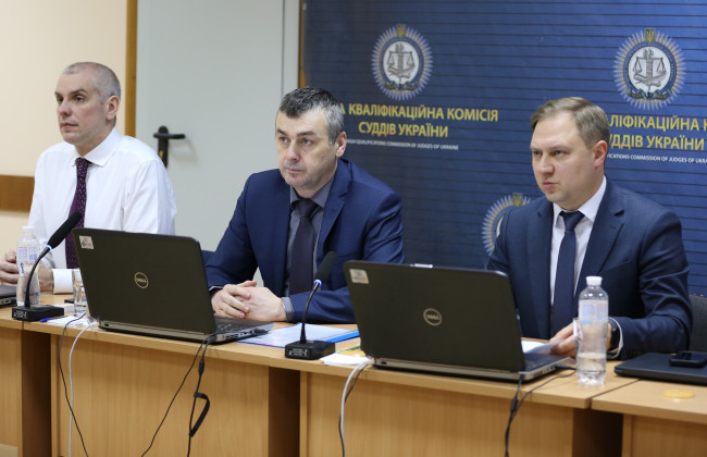 Самостоятельно ли члены ВККС выставляли баллы за практические работы кандидатов в апелляционные суды, и где был Андрей Пасечник – рассмотрение дел в Верховном Суде должно дать ответы
