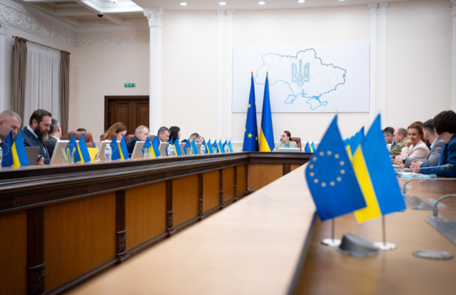 Уряд звільнив двох заступників з МОН та Мінсоцполітики