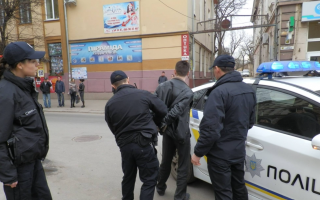 Протокол затримання є допустимим, навіть якщо підпис затриманого вказаний в іншій графі — Верховний Суд