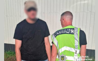 У Києві затримали чоловіка, який вдарив перехожого ключами по голові