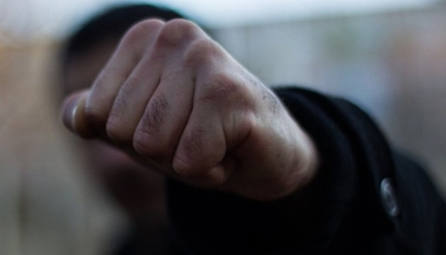 В Николаеве мужчина во время проверки документов напал на военнослужащего ТЦК