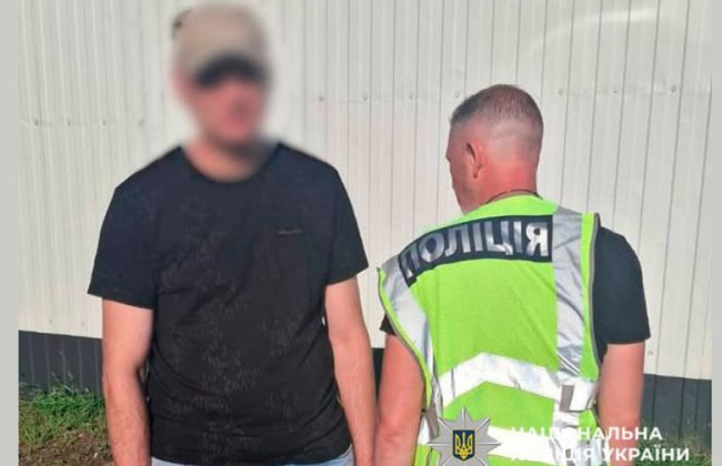 В Киеве задержали мужчину, который ударил прохожего ключами по голове