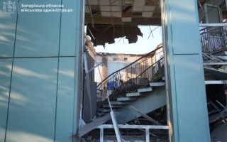 Росіяни вдарили КАБом по автовокзалу в Запоріжжі, є постраждалі — фото