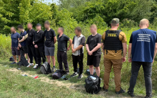 $36 тисяч за втечу восьми ухилянтів — на Закарпатті чоловік намагався підкупити прикордонника