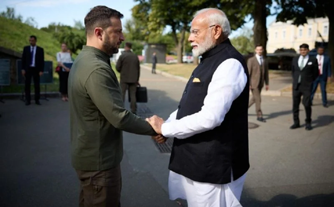 Зеленский заявил, что обсудил с премьером Индии Моде санкции против РФ