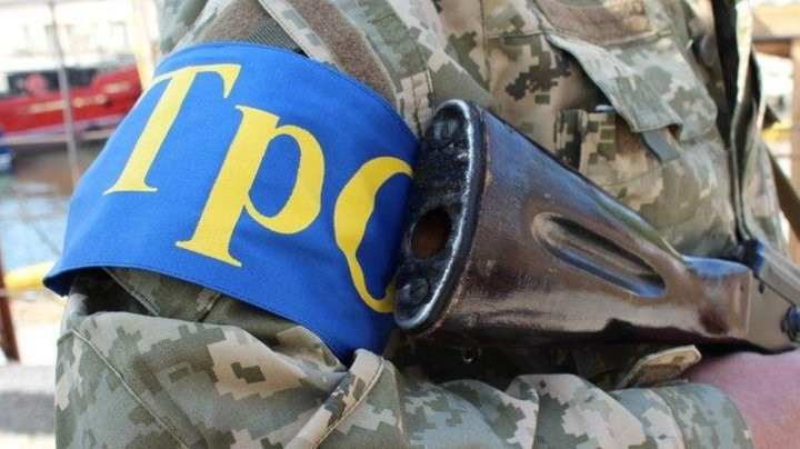 Якщо військовий Сил тероборони ЗСУ вчинив злочин, не пов’язаний з військовою службою, процесуальне керівництво може здійснювати не військова прокуратура – Верховний Суд