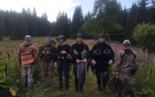 Прикордонний пес вистежив і затримав нелегалів на українсько-румунському кордоні