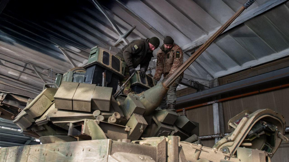 Во Львовской области предпринимателя подозревают в присвоении 700 тысяч гривен на ремонте бронетехники
