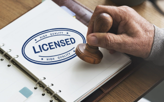 Переплата за лицензию — налоговая объяснила, когда и как можно вернуть деньги