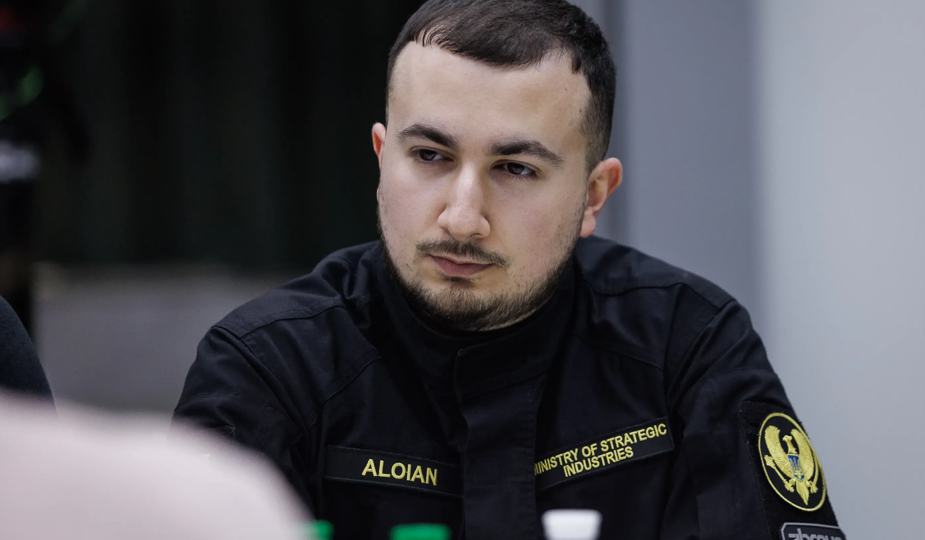 Кабмін звільнив Давида Алояна з посади заступника міністра з питань стратегічних галузей промисловості